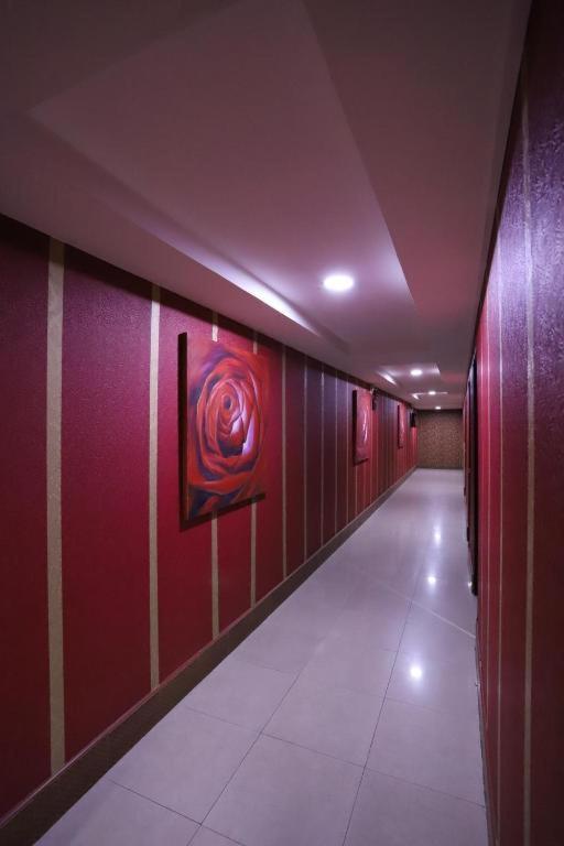 בנגקוק Lucky Palace Hotel מראה חיצוני תמונה